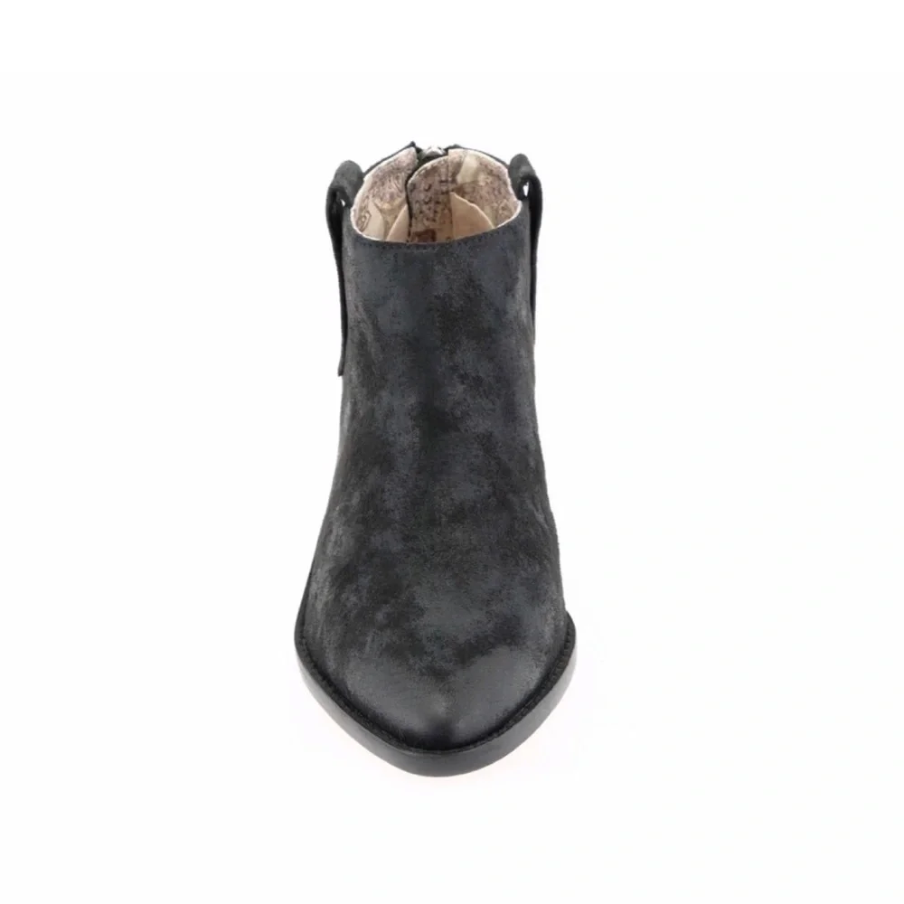 BAND OF GYPSIES • Rainier‎ Burnished Micro Cowsuede Booties - Black 8 $100
